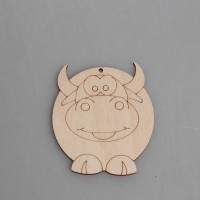 Фигурка-подвес плоская из фанеры "Веселый бычок"