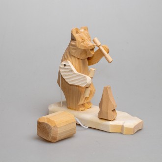Деревянная богородская игрушка  "Мишка с гантелями"