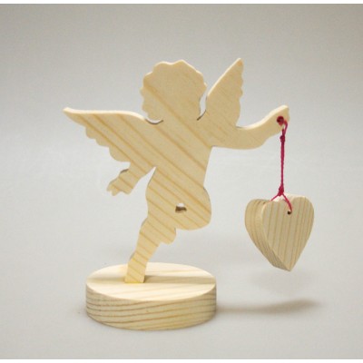 Фигурка из дерева на подставке "Ангел с сердечком"