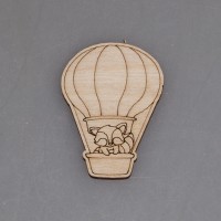 Заготовка для значка из фанеры "Енот на воздушном шаре"